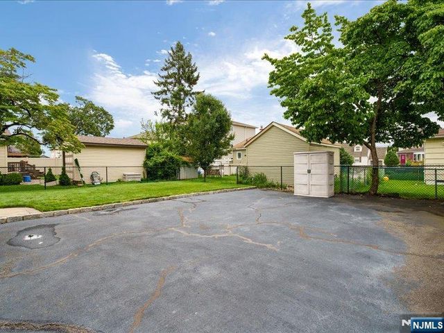 521 9th Street, Carlstadt, NJ 07072