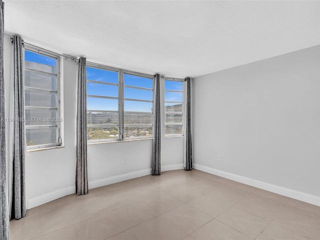 1770 NE 191st St 500-1, Miami, FL 33179