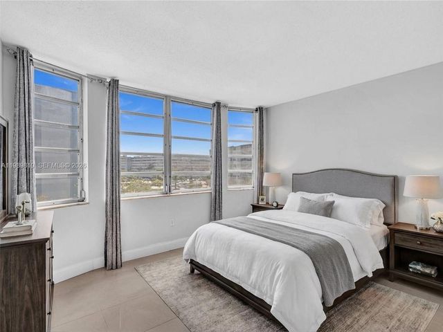 1770 NE 191st St 500-1, Miami, FL 33179