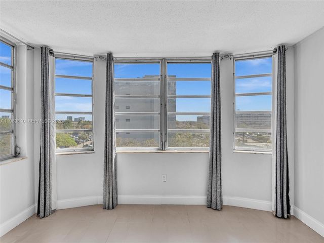 1770 NE 191st St 500-1, Miami, FL 33179