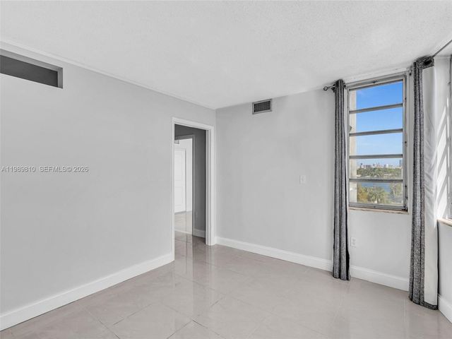 1770 NE 191st St 500-1, Miami, FL 33179