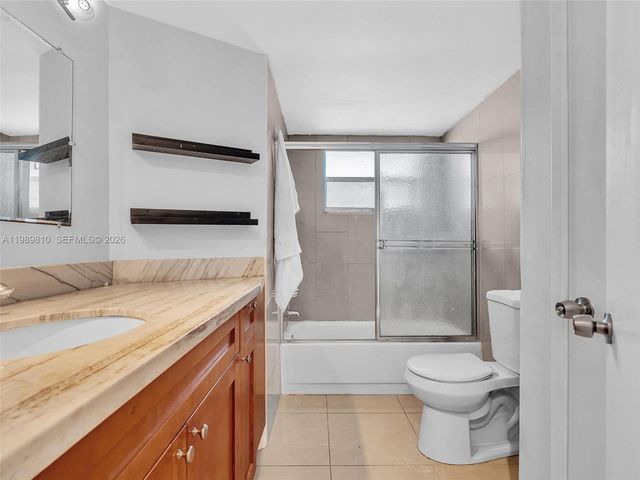 1770 NE 191st St 500-1, Miami, FL 33179