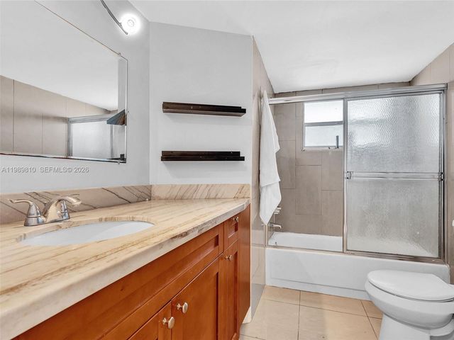 1770 NE 191st St 500-1, Miami, FL 33179