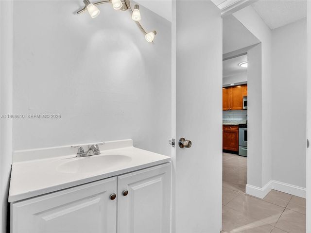 1770 NE 191st St 500-1, Miami, FL 33179