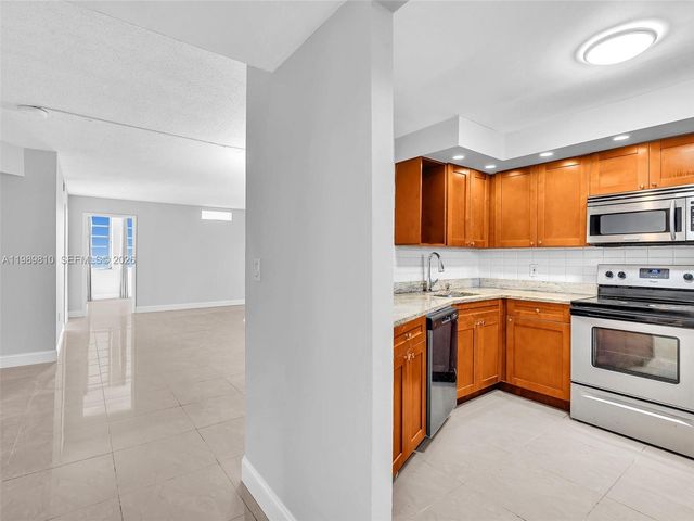 1770 NE 191st St 500-1, Miami, FL 33179