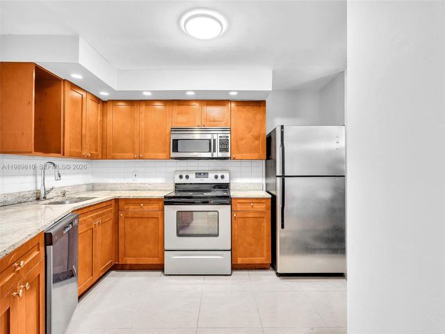 1770 NE 191st St 500-1, Miami, FL 33179