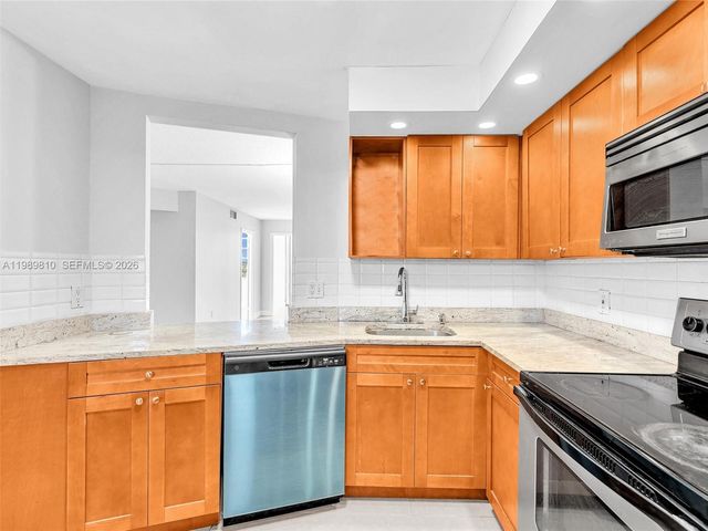 1770 NE 191st St 500-1, Miami, FL 33179