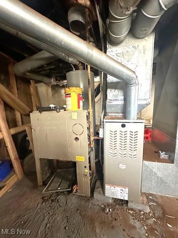 2082 W 98th Street, Cleveland, OH 44102