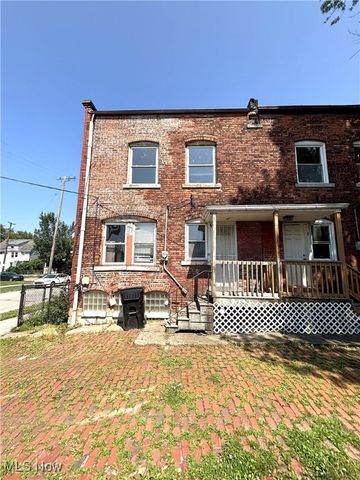 2082 W 98th Street, Cleveland, OH 44102