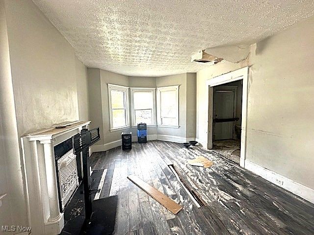 2082 W 98th Street, Cleveland, OH 44102