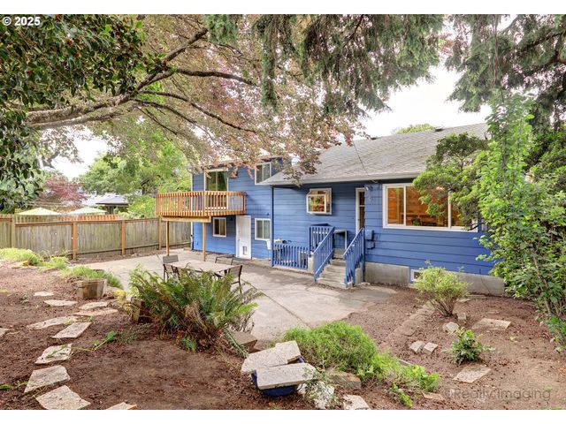 1124 Sw CHESTNUT Dr, Portland, OR 97219