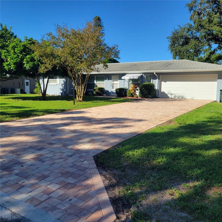 11596 OVAL DRIVE E, Largo, FL 33774