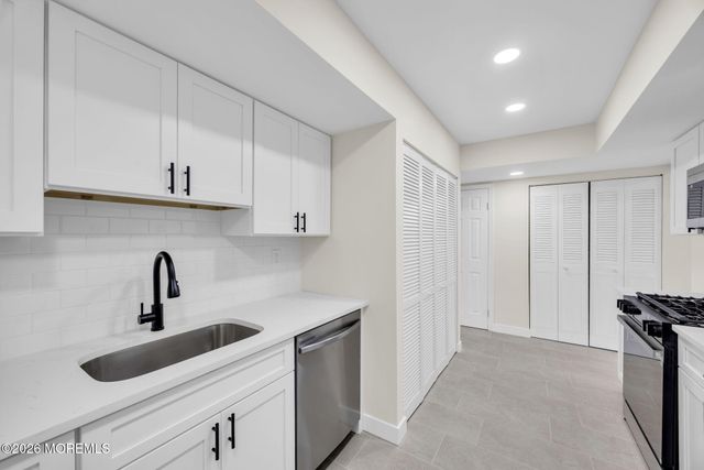 28 Kingsley Way, Freehold, NJ 07728