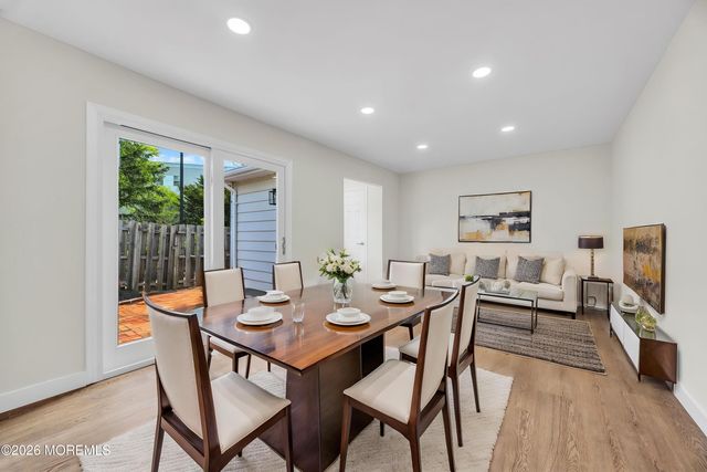 28 Kingsley Way, Freehold, NJ 07728