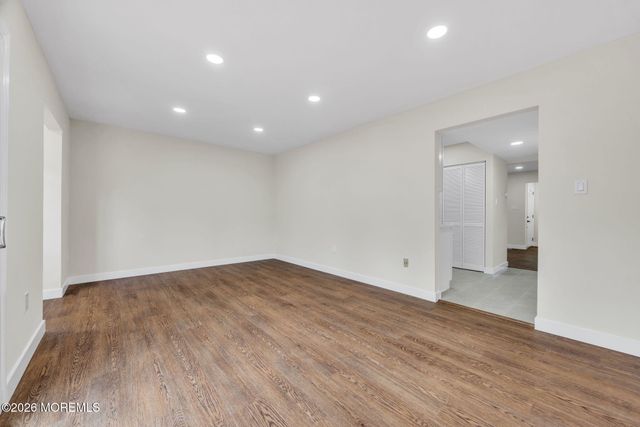 28 Kingsley Way, Freehold, NJ 07728