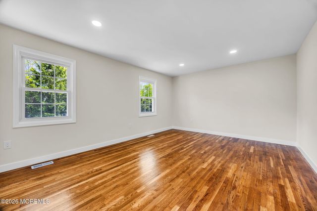 28 Kingsley Way, Freehold, NJ 07728
