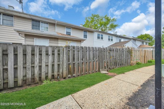 28 Kingsley Way, Freehold, NJ 07728