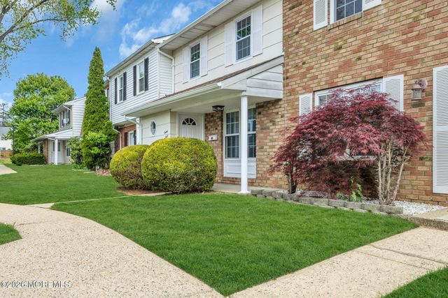 28 Kingsley Way, Freehold, NJ 07728
