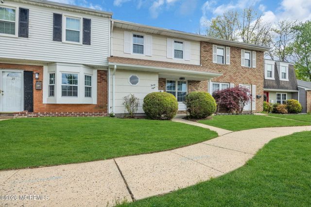 28 Kingsley Way, Freehold, NJ 07728