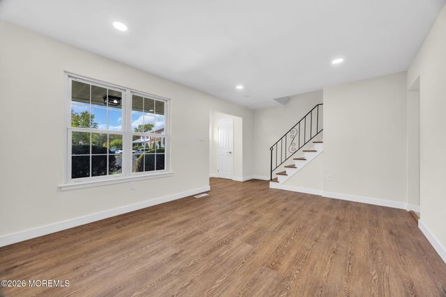 28 Kingsley Way, Freehold, NJ 07728