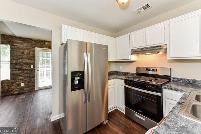 564 Crestridge Court, Stone Mountain, GA 30083