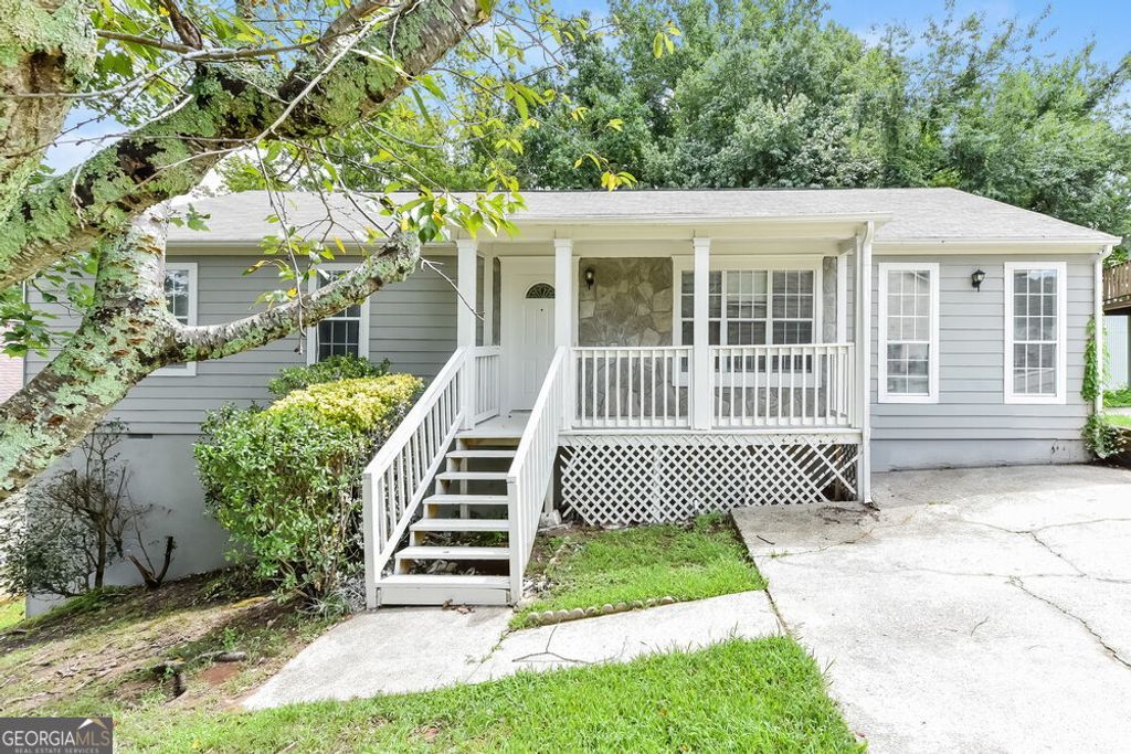 564 Crestridge Court, Stone Mountain, GA 30083