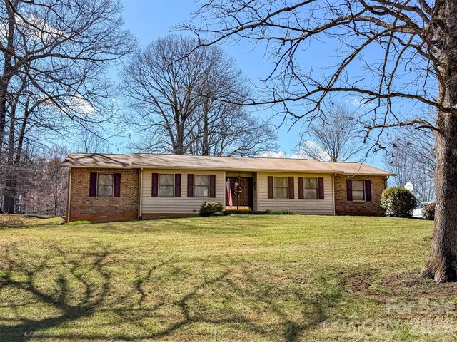 1017 3rd Avenue NW, Conover, NC 28613