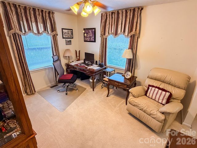 1017 3rd Avenue NW, Conover, NC 28613