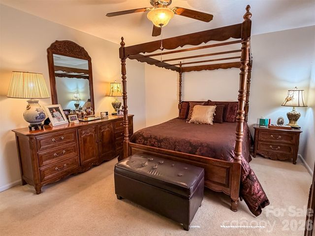 1017 3rd Avenue NW, Conover, NC 28613