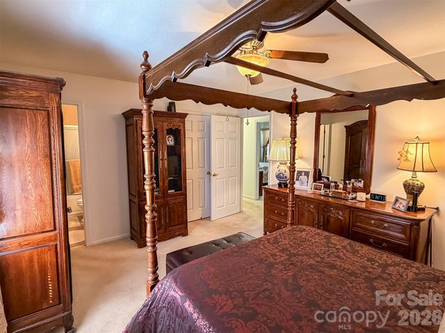 1017 3rd Avenue NW, Conover, NC 28613