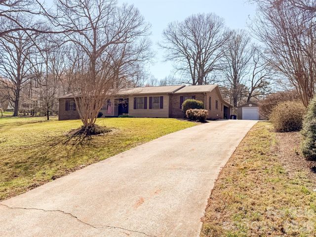 1017 3rd Avenue NW, Conover, NC 28613