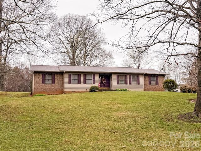 1017 3rd Avenue NW, Conover, NC 28613