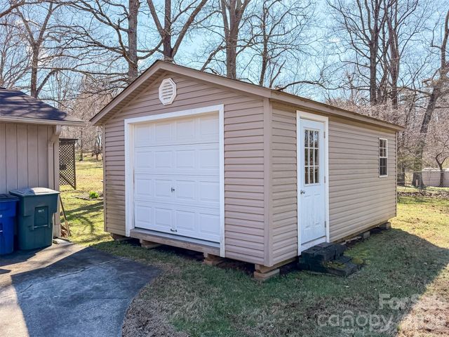 1017 3rd Avenue NW, Conover, NC 28613