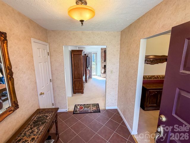 1017 3rd Avenue NW, Conover, NC 28613