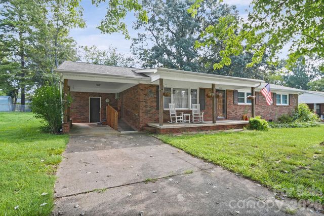 3502 Merry Oaks Lane, Dallas, NC 28034