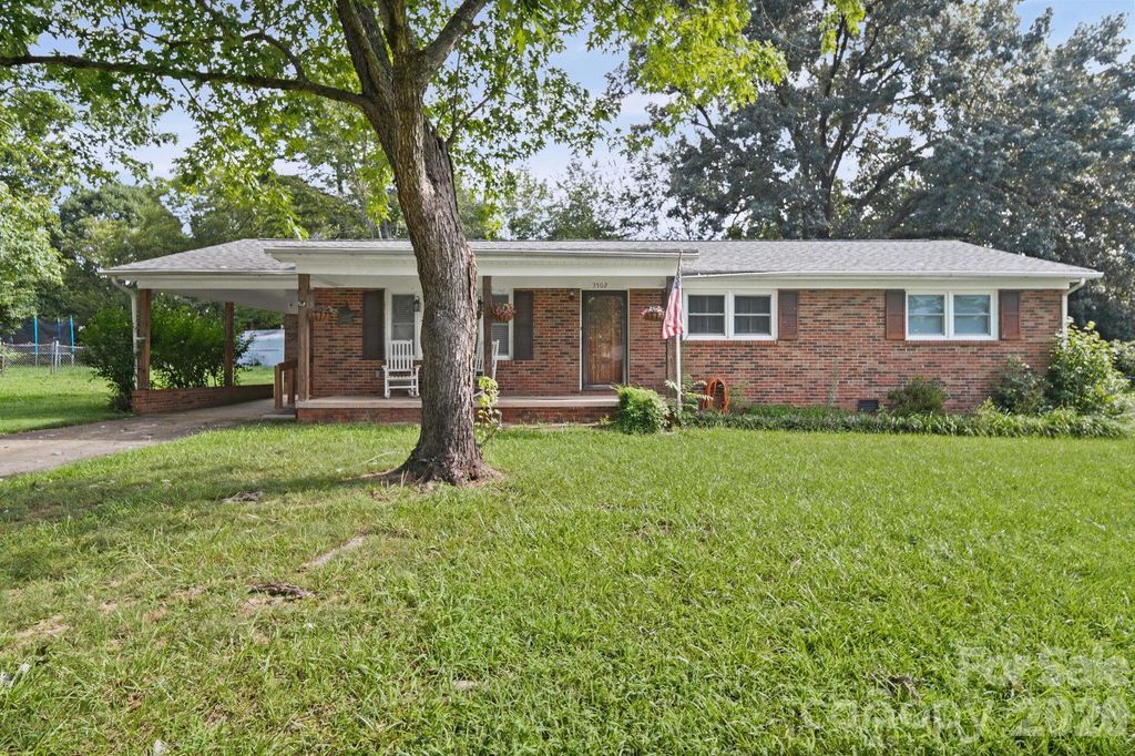 3502 Merry Oaks Lane, Dallas, NC 28034