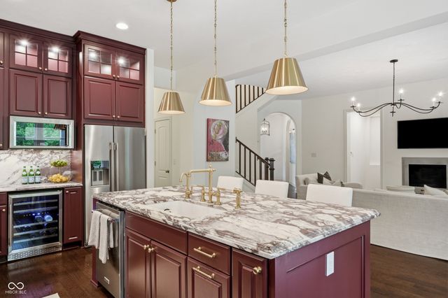 2837 E High Grove Circle, Zionsville, IN 46077