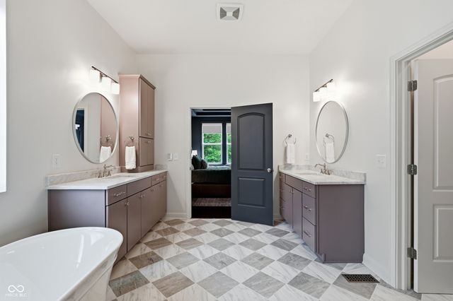 2837 E High Grove Circle, Zionsville, IN 46077