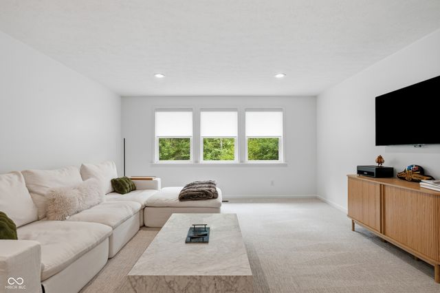 2837 E High Grove Circle, Zionsville, IN 46077
