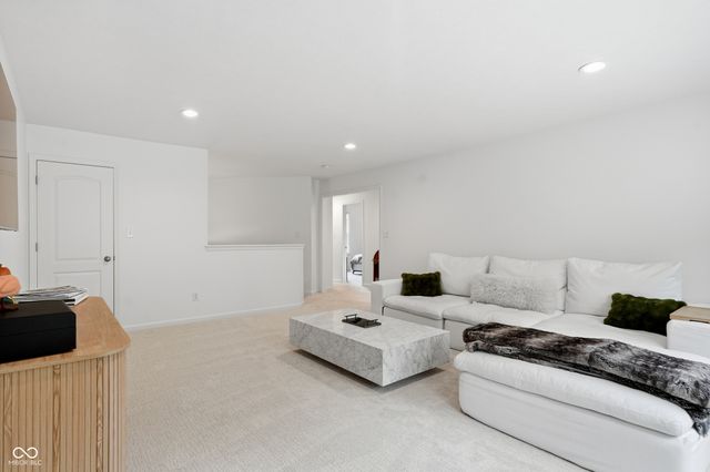2837 E High Grove Circle, Zionsville, IN 46077