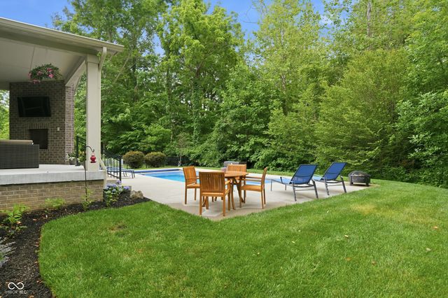 2837 E High Grove Circle, Zionsville, IN 46077