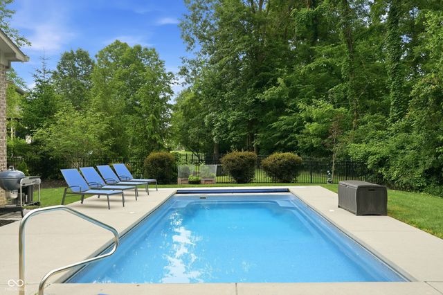 2837 E High Grove Circle, Zionsville, IN 46077