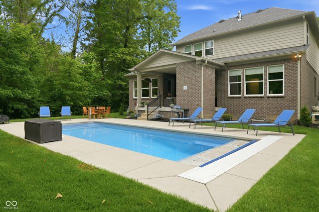 2837 E High Grove Circle, Zionsville, IN 46077