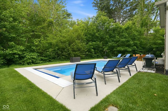2837 E High Grove Circle, Zionsville, IN 46077