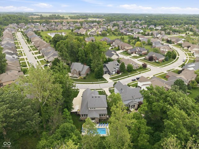 2837 E High Grove Circle, Zionsville, IN 46077