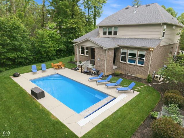 2837 E High Grove Circle, Zionsville, IN 46077
