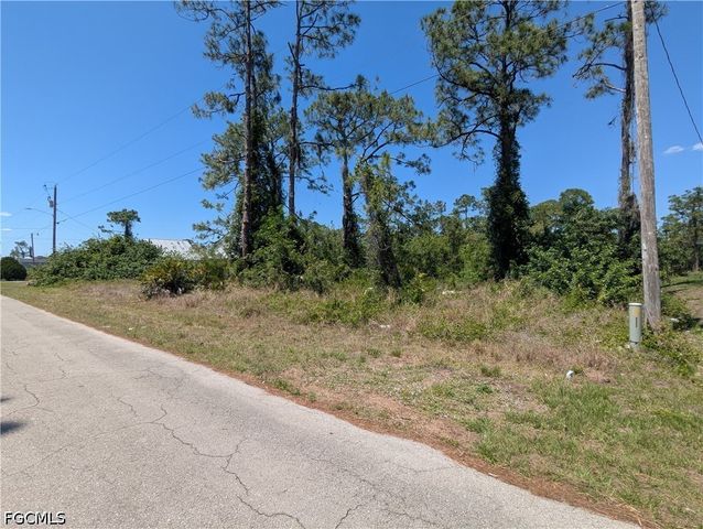 1009 Butler ST E, Lehigh Acres, FL 33974