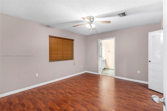 8433 NW 189th St 1104, Hialeah, FL 33015