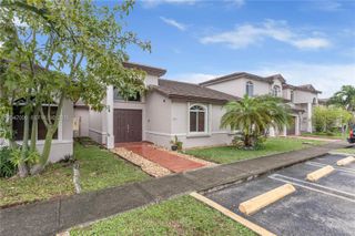 8433 NW 189th St 1104, Hialeah, FL 33015