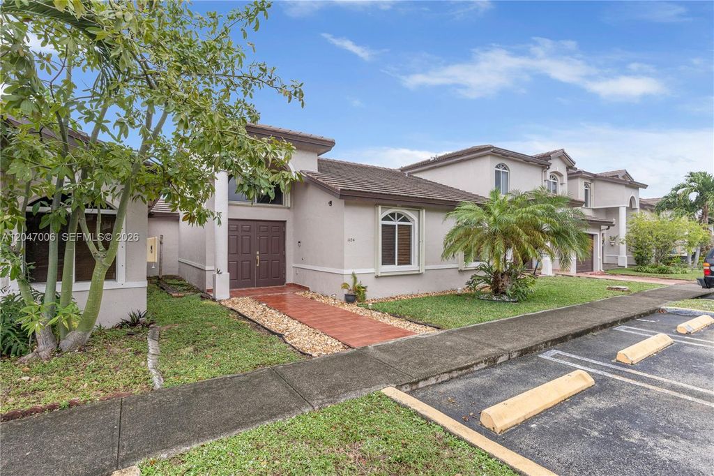 8433 NW 189th St 1104, Hialeah, FL 33015